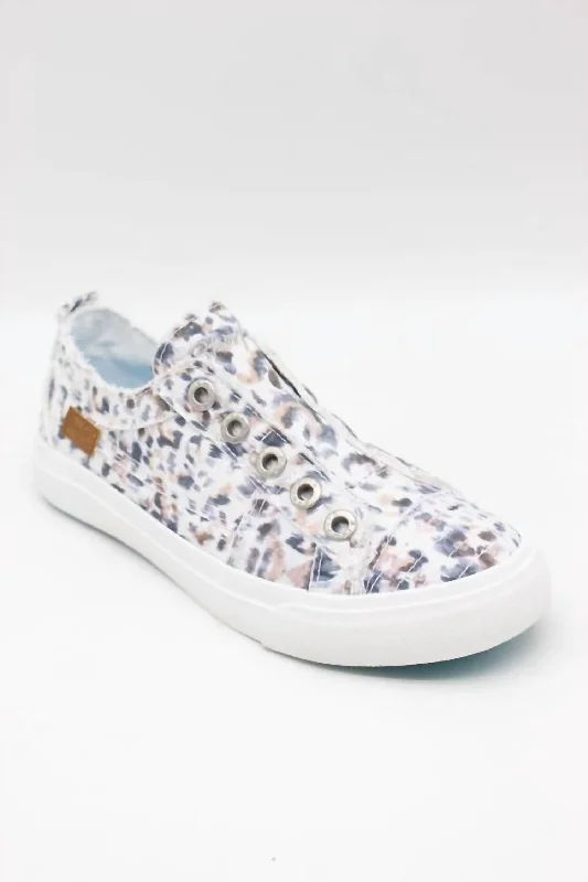 Play Sneaker In Off White Rainforest Leopard