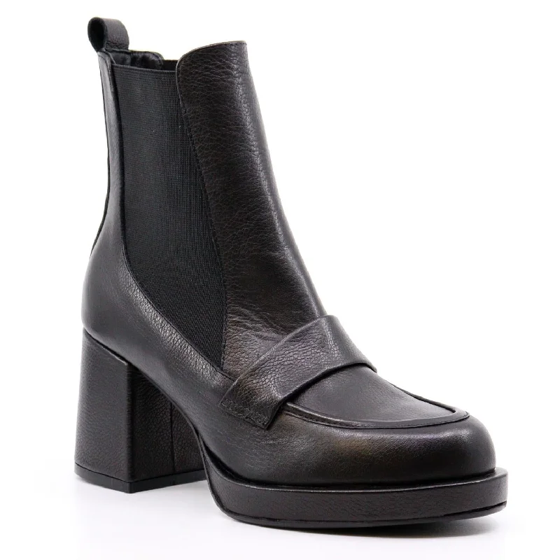 Dalton Heeled Boot In Black