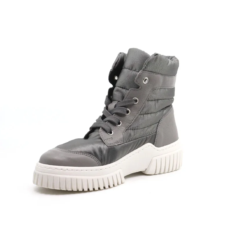 Unisex Laced Up Hiker Boot In Grey